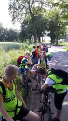 Wycieczka rowerowa kl. VI b nad jezioro Czarnogłowy